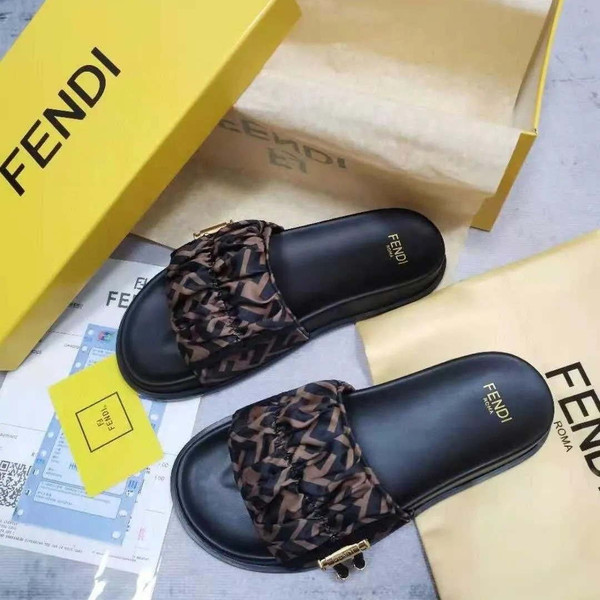 Fendi Women's slippers F88362