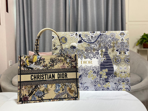 Dior Book Tote M1296 Medium Latte Multicolor Dior Jardin d'Hiver Embroidery M0090