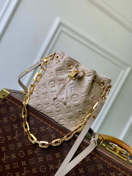 LV M26530 Louis Vuitton Coussin Bucket Bag Beige