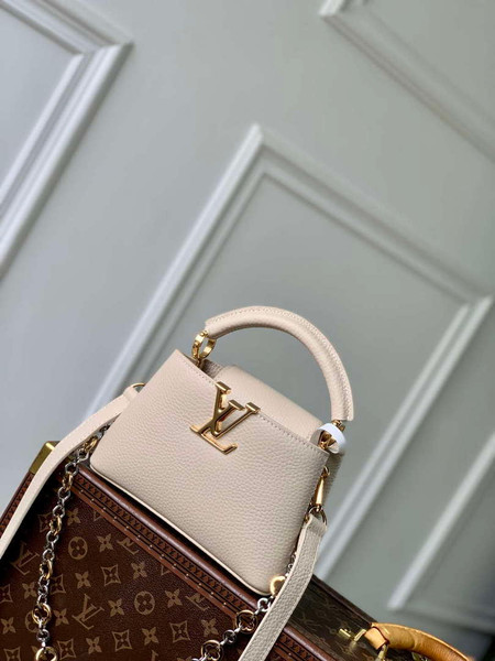 LV M12938 Louis Vuitton Capucines Mini Handbag Quartz White