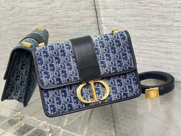 Dior M9334 30 Large Montaigne Bag with Chain Blue Denim Dior Oblique Jacquard M2028