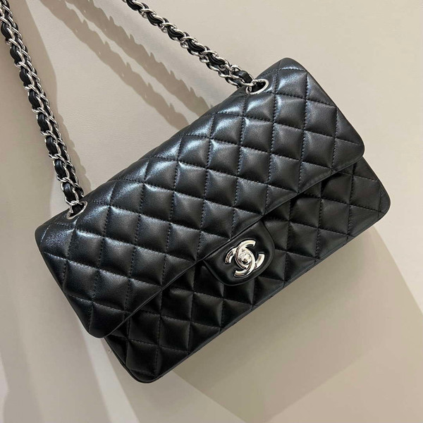 Chanel A01112 Flap Classic 11.12 Handbag Haas Lambskin & Gold-Tone Metal Black