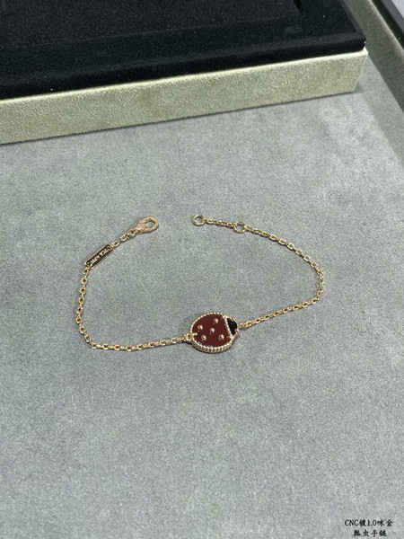 Van Cleef & Arpels Lucky Spring bracelet  closed wings ladybug VCARP7R000