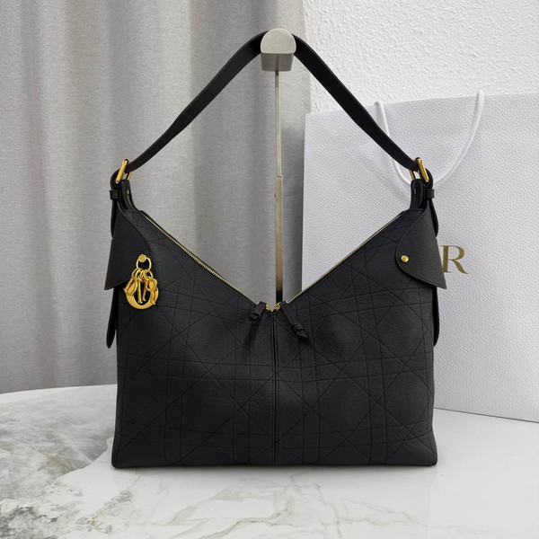 Dior M2847 Large Dior Voyage Bag Black Flat Macrocannage Grained Calfskin Black