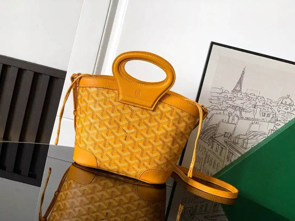Goyard BELUGAMINTY01CL03P Beluga Mini Bag G89024
