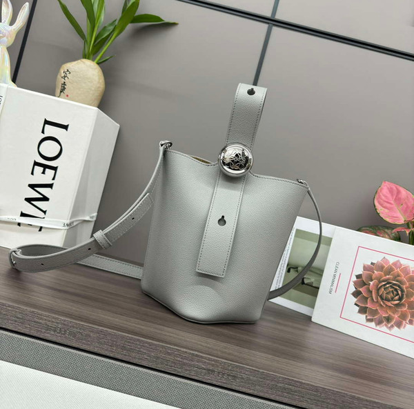 Loewe AANBBBMX02 Mini Pebble Bucket bag in soft grained calfskin Loe8012