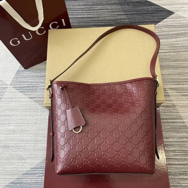 Gucci GG Emblem small shoulder bag 848881 Red