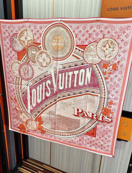 Louis Vuitton Fashion Jacquard Silk Scarf L39033