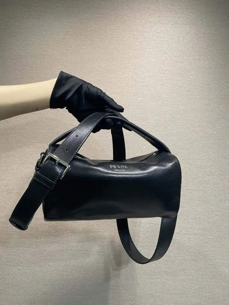 Prada leather shoulder bag 2VH188 Black