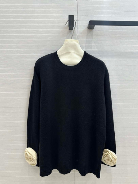 Valentino Women's Clothing Sweater Rose Sleeves Beige V38111