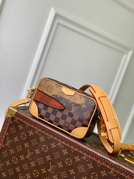 LV M26020 Louis Vuitton Trocadéro Wearable Wallet Brown