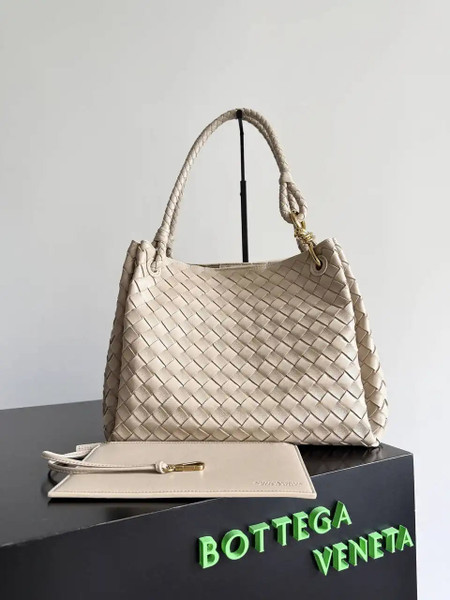 Bottega Veneta BV 796571 Large Andiamo Parachute Apricot