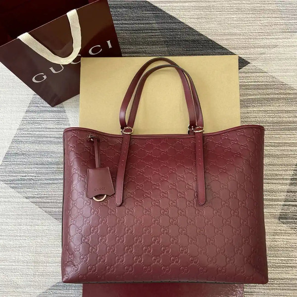 Gucci 847455 GG Emblem Large tote bag Red