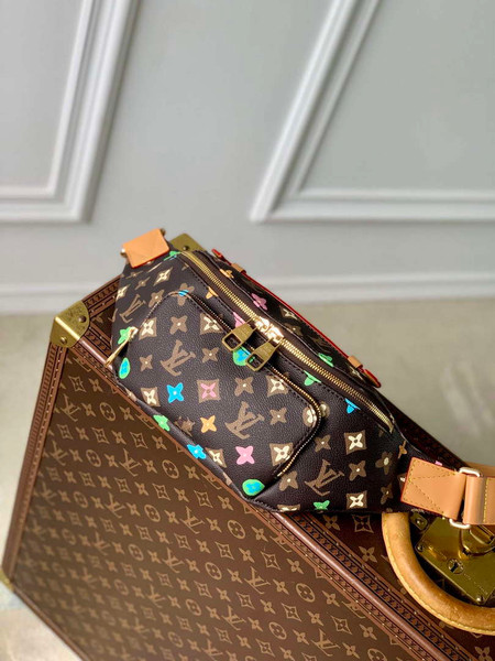 LV M24858 Louis Vuitton Rush Bumbag Chocolate