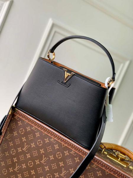 LV M14370 Louis Vuitton Capucines MM Souple Bag Black