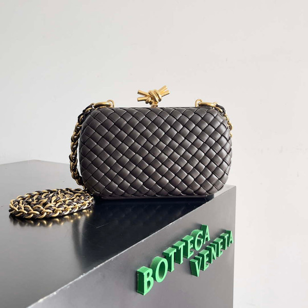 Bottega Veneta BV 776662 Knot With Chain BV10112