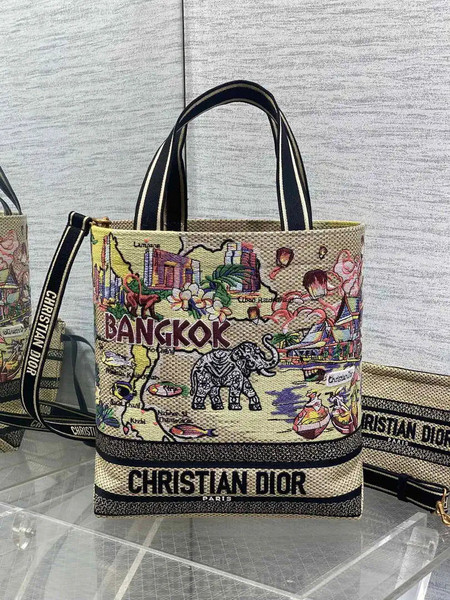 Dior M1288 Resort-style handbags Saint-Tropez M9302