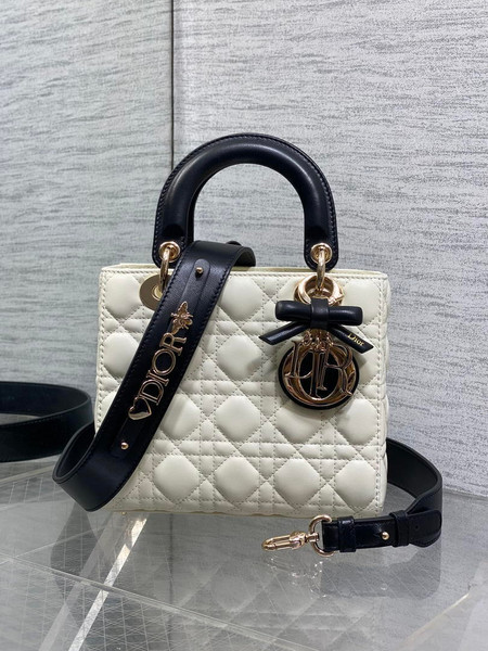 Dior M0531OUQA_M030 Small Lady Dior Bag with Strap Latte Cannage Lambskin Black Handle