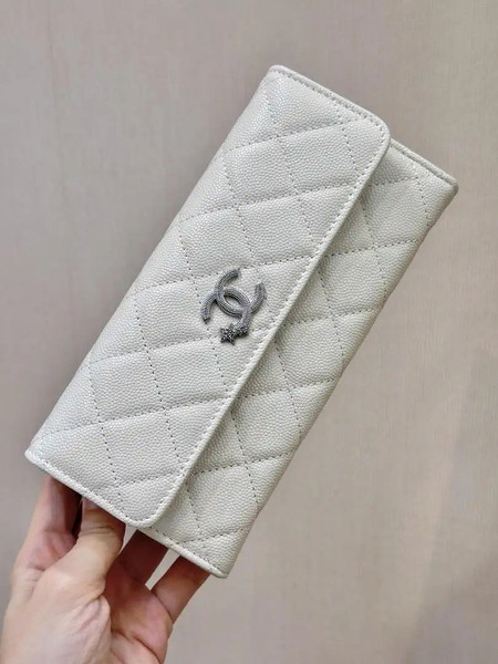 Chanel Long Flap Wallet Grained shiny calfskin AP3724 White