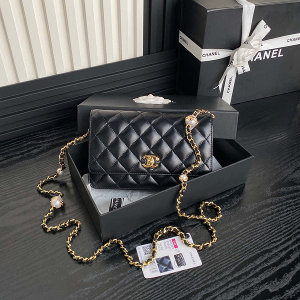 Chanel AP4282 19 Wallet On Chain Shiny Lambskin  Imitation Pearls & Gold-Tone Metal Black