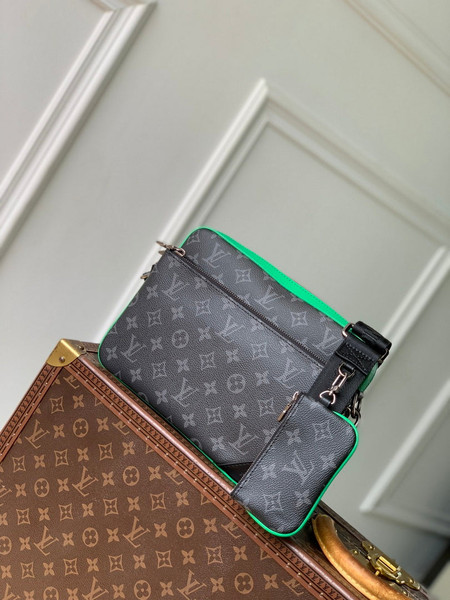 LV M26052 Louis Vuitton Trio Messenger Bamboo Green