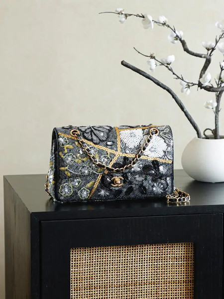 Chanel 25S A01112  Evening Bag Lambskin Black & White sequins
