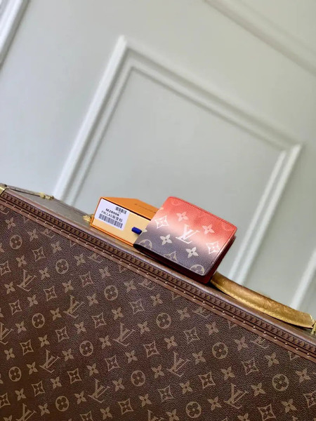 Louis Vuitton LV M28006 Gradient Orange HULTlPLE Wallet