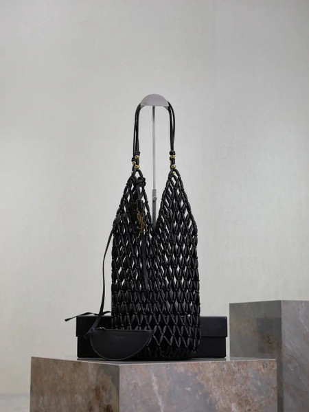 YSL 821911 supple bucket in wood beads Black