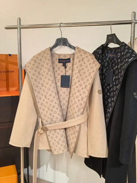 Louis Vuitton LV 1A4PE6 Short Hooded Wrap Coat L55766