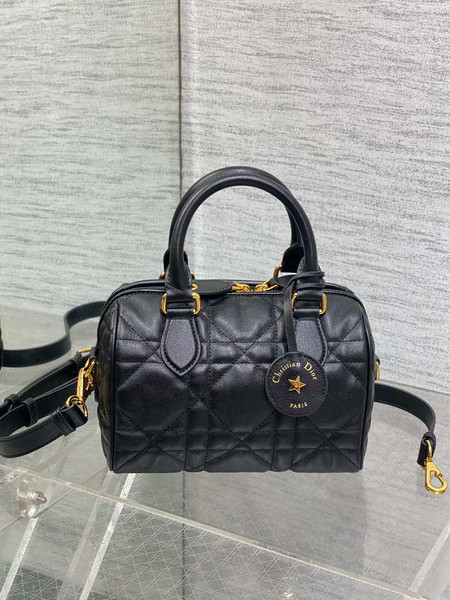 Dior M1364 Dior Groove 20 Bag Black Macrocannage Calfskin