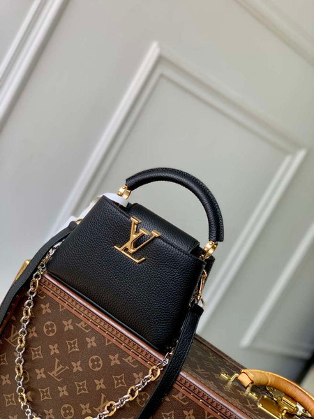 LV M12936 Louis Vuitton Capucines Mini Handbag Black