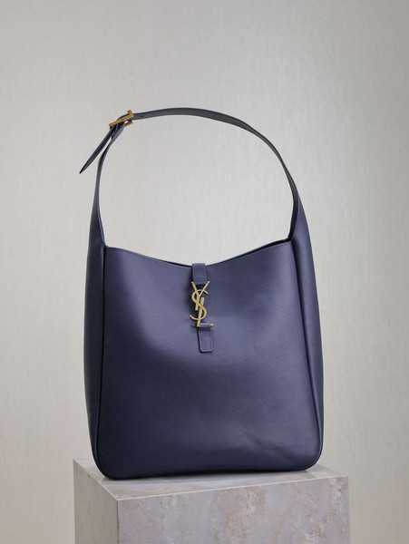YSL 753837 Le 5 À 7 Supple Large In Smooth Leather Blue