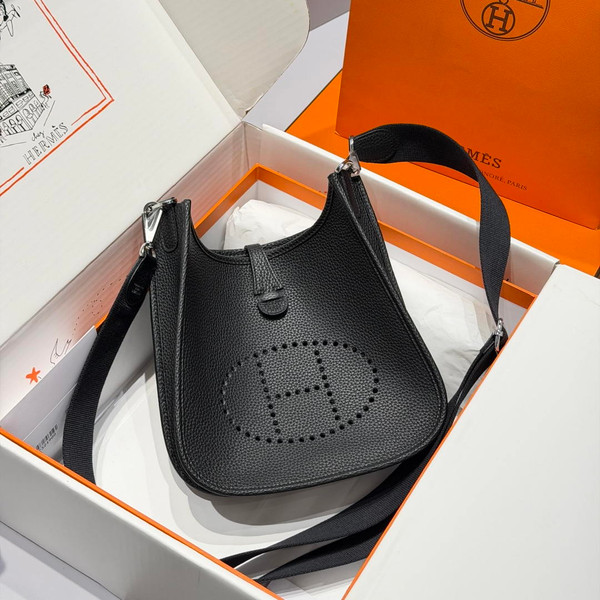 Hermes H083440 Evelyne 23  Clemence Leather Tc cow leather  Shoulder Bag