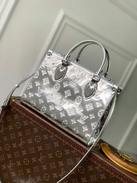 LV M26373 Louis Vuitton OnTheGo PM Bag Silver