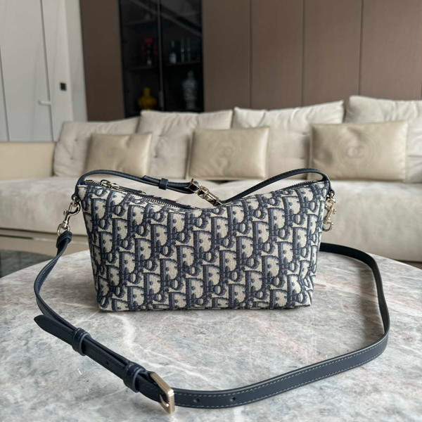 Dior S5554 Medium DiorTravel Nomad Pouch Blue Dior Oblique Jacquard