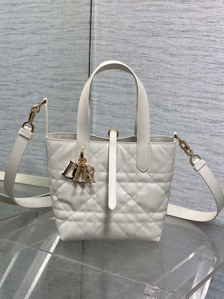 Dior M2835 Small Dior Toujours Vertical Tote Bag White Macrocannage Calfskin