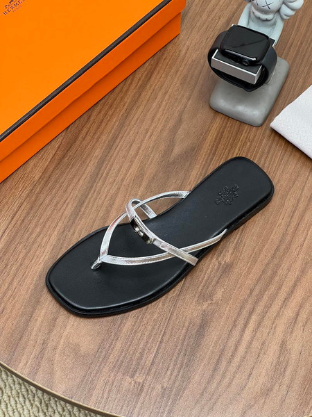 Hermes H261038ZvL1390 Miss sandal Black & Silver