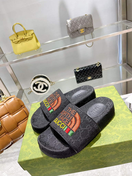 Gucci 623212 Women's platform slide sandal G80336