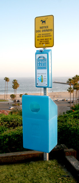 Dispenser set in park