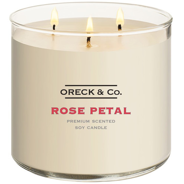 Rose Petal 14.5oz Candle is an alluring brilliance of fresh cut roses, highlighted with fragrant black currant leaves.  