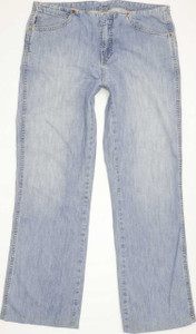 Levi's 565 Straight Regular W29 L27 Jeans in Good used conditionplease note the legs have been shortened to 27" and with no back pockets. Fast & Free UK Delivery. Buy with confidence from Fabb Fashion. image 1