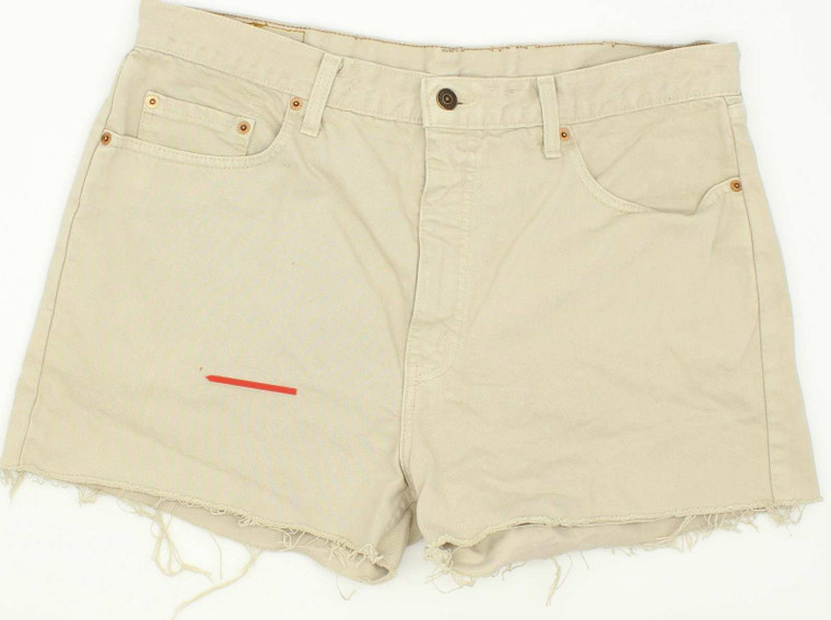 Levi's 501 Hot Pants W38 L2.5 Denim Shorts in Good used conditionwith small mark to the front and at the back . Fast & Free UK Delivery. Buy with confidence from Fabb Fashion. image 1