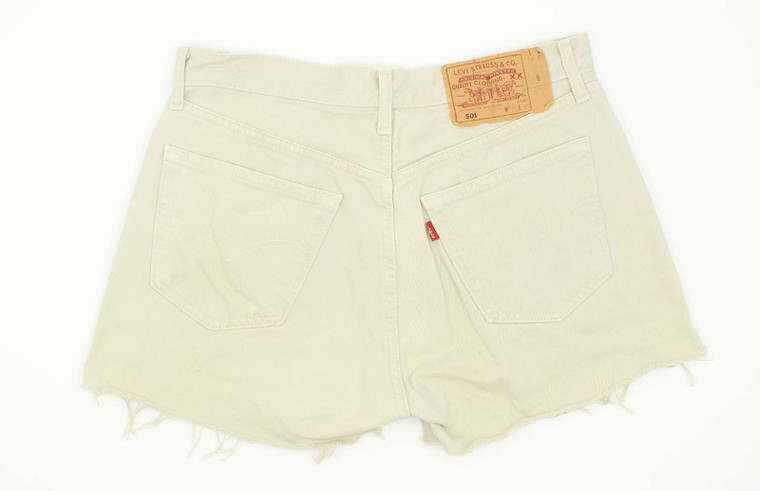 Levi's 501 Hot Pants W33 L3 Denim Shorts in Good used conditionwith some wear to the crotch. Fast & Free UK Delivery. Buy with confidence from Fabb Fashion. image 1