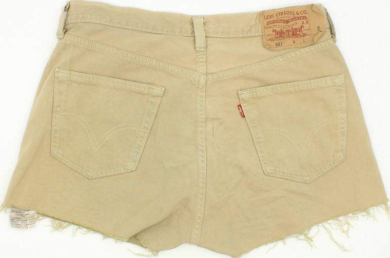 Levi's 501 Hot Pants W33 L2.5 Denim Shorts in Good used conditionwith mark at the back. Fast & Free UK Delivery. Buy with confidence from Fabb Fashion. image 1