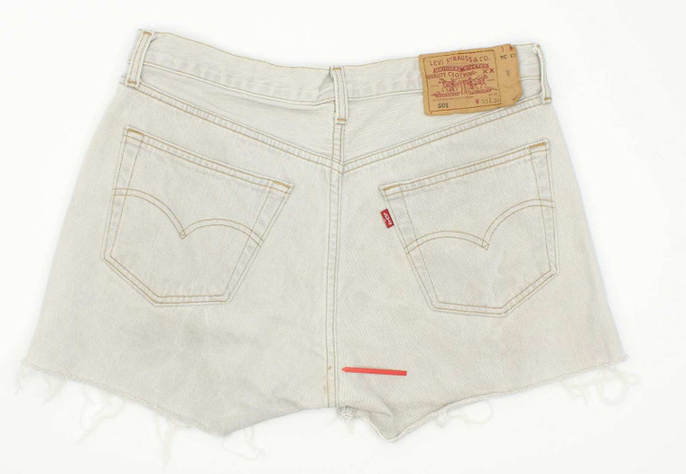 Levi's 501 Hot Pants W33 L3 Denim Shorts in Good used conditionwith mark to the bum. Fast & Free UK Delivery. Buy with confidence from Fabb Fashion. image 1