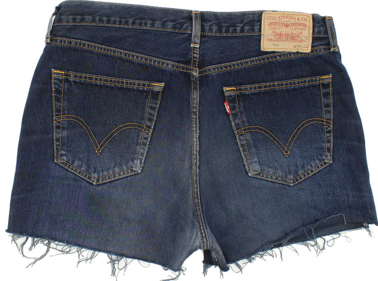 Levi's 628 Hot Pants W30 L12 Denim Shorts in Good used conditionwith little wear to the crotch. Fast & Free UK Delivery. Buy with confidence from Fabb Fashion. image 1