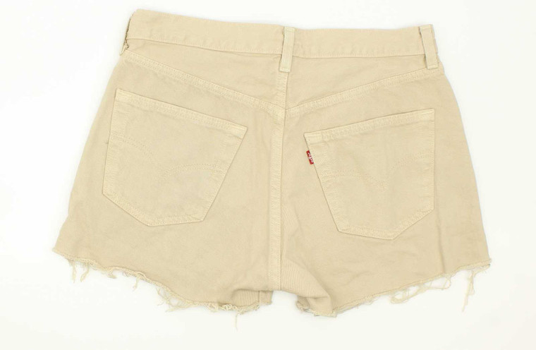 Levi's 501 Hot Pants W32 L13 Denim Shorts in Good used conditionwith some wear to the crotch, please note the shorts are lighrter denim. Fast & Free UK Delivery. Buy with confidence from Fabb Fashion. image 1