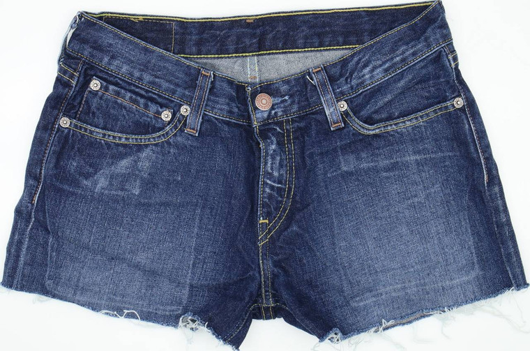 Levi's 541 Hot Pants W32 L12.5 Denim Shorts in Good used condition. Fast & Free UK Delivery. Buy with confidence from Fabb Fashion. image 1