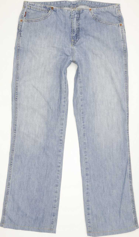 Levi's 565 Straight Regular W29 L27 Jeans in Good used conditionplease note the legs have been shortened to 27" and with no back pockets. Fast & Free UK Delivery. Buy with confidence from Fabb Fashion. image 1