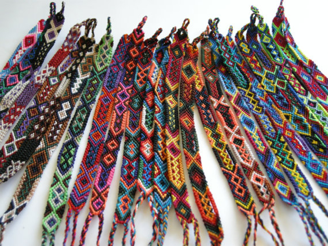 A BeginnerFriendly Guide to Making Friendship Bracelets